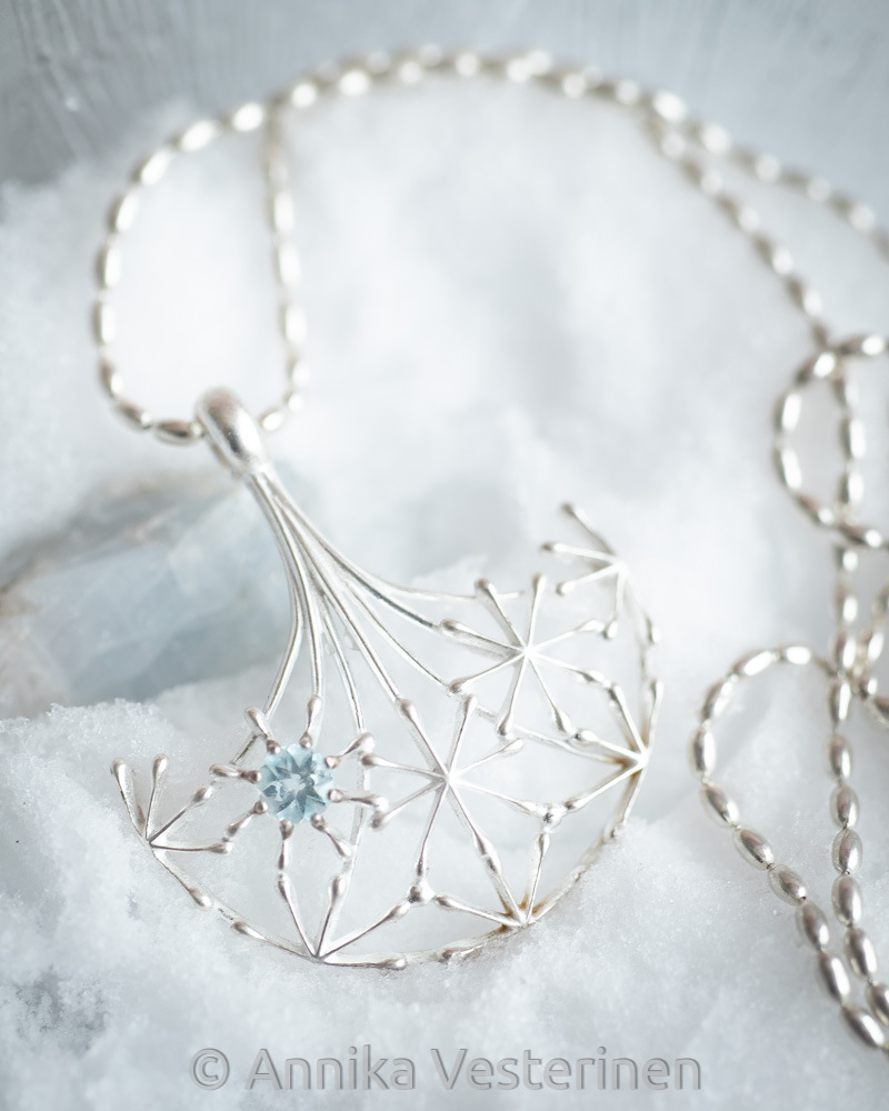 Naisen ääni Kalevalakoru